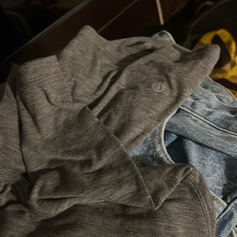 Lululemon T-shirt Grey
